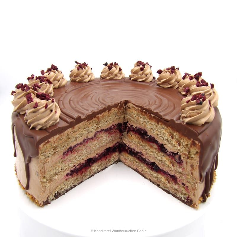 Nuss-Nougat-Cassis Torte vegan - Konditorei Wunderkuchen e.K.